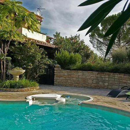 In Southern France La Bastide Saint-Julien-de-Peyrolas